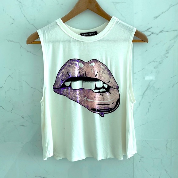 Hippie Chic Lip shirt - Picture 1 of 7